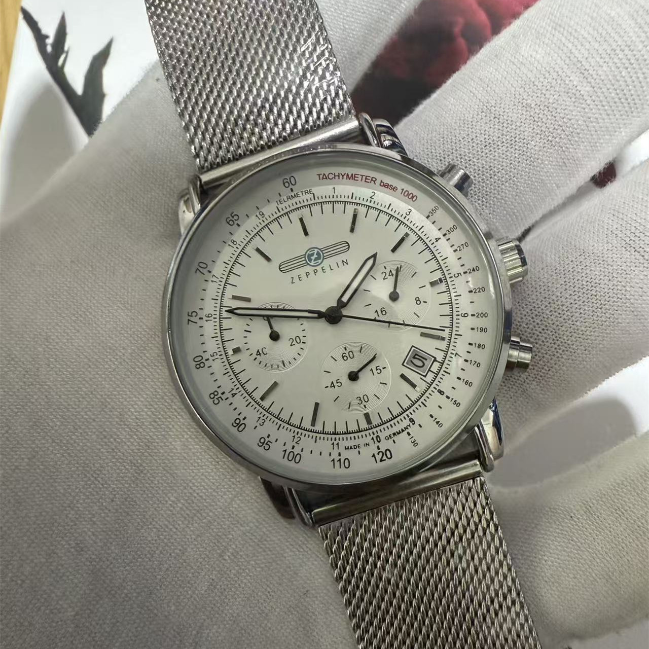 Jam Tangan Pria Zeppelin Mewah - Luxury Watch Display Case ulasan dan harga
