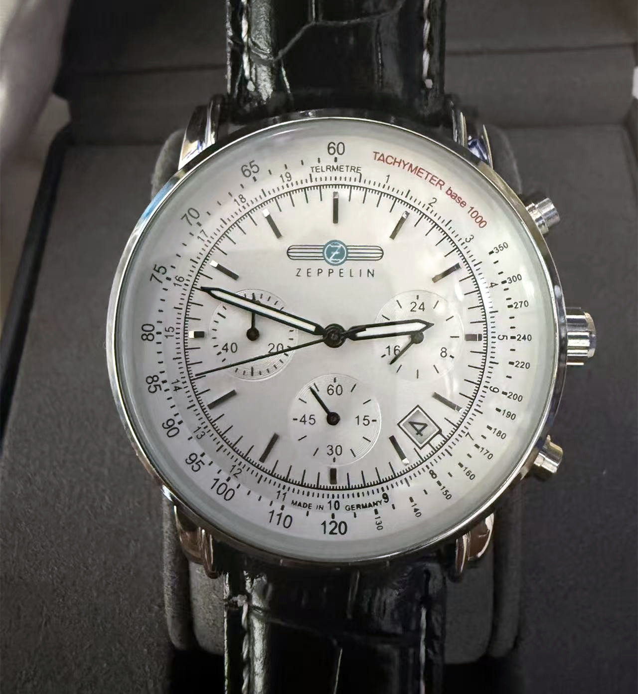 Jam Tangan Pria Zeppelin Mewah - Luxury Watch Display Case ulasan dan harga