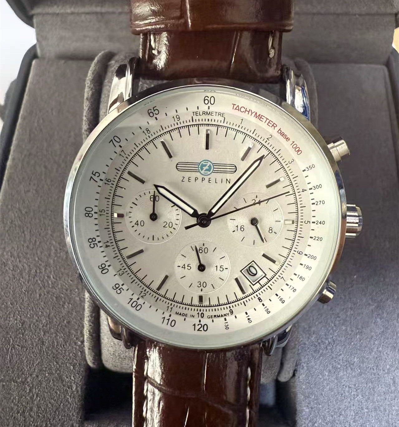 Jam Tangan Pria Zeppelin Mewah - Luxury Watch Display Case ulasan dan harga