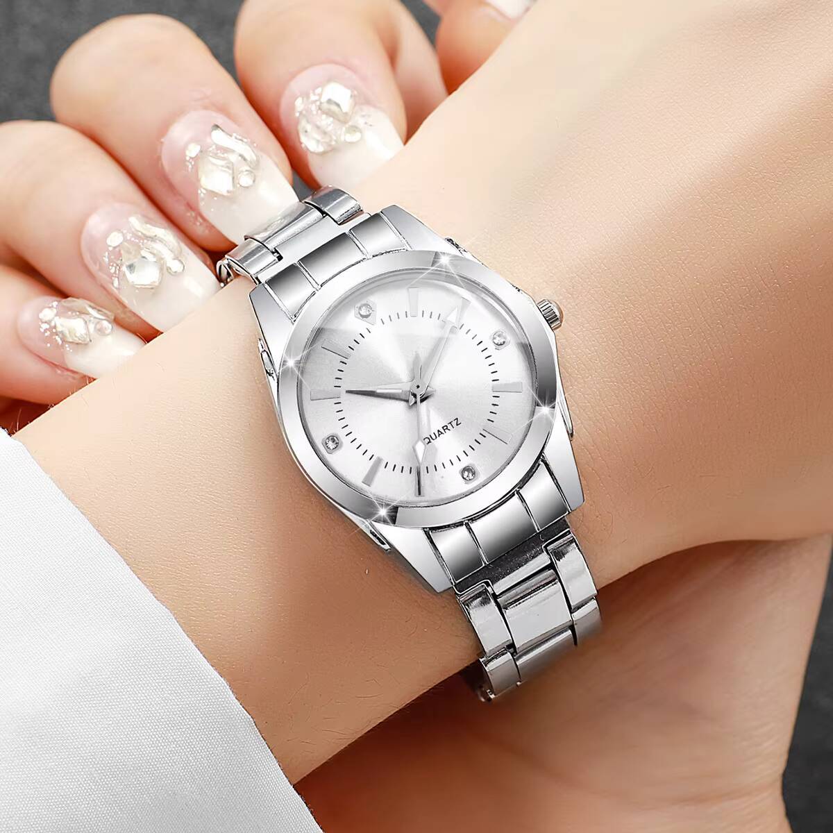 Jam Tangan Wanita Berlian Imit - Luxury Watch Display Case ulasan dan harga