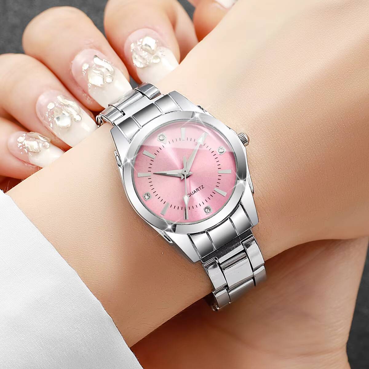 Jam Tangan Wanita Berlian Imit - Luxury Watch Display Case ulasan dan harga